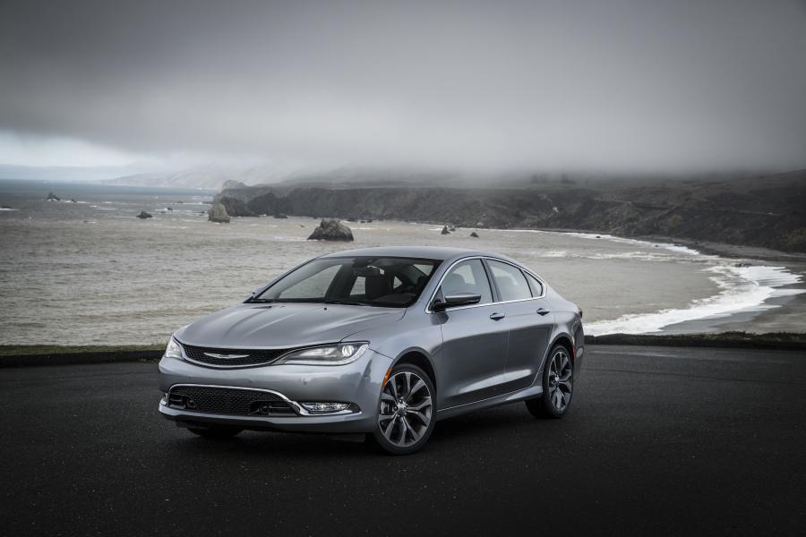  Chrysler 200 2015 года  (фото 202 из 207)
